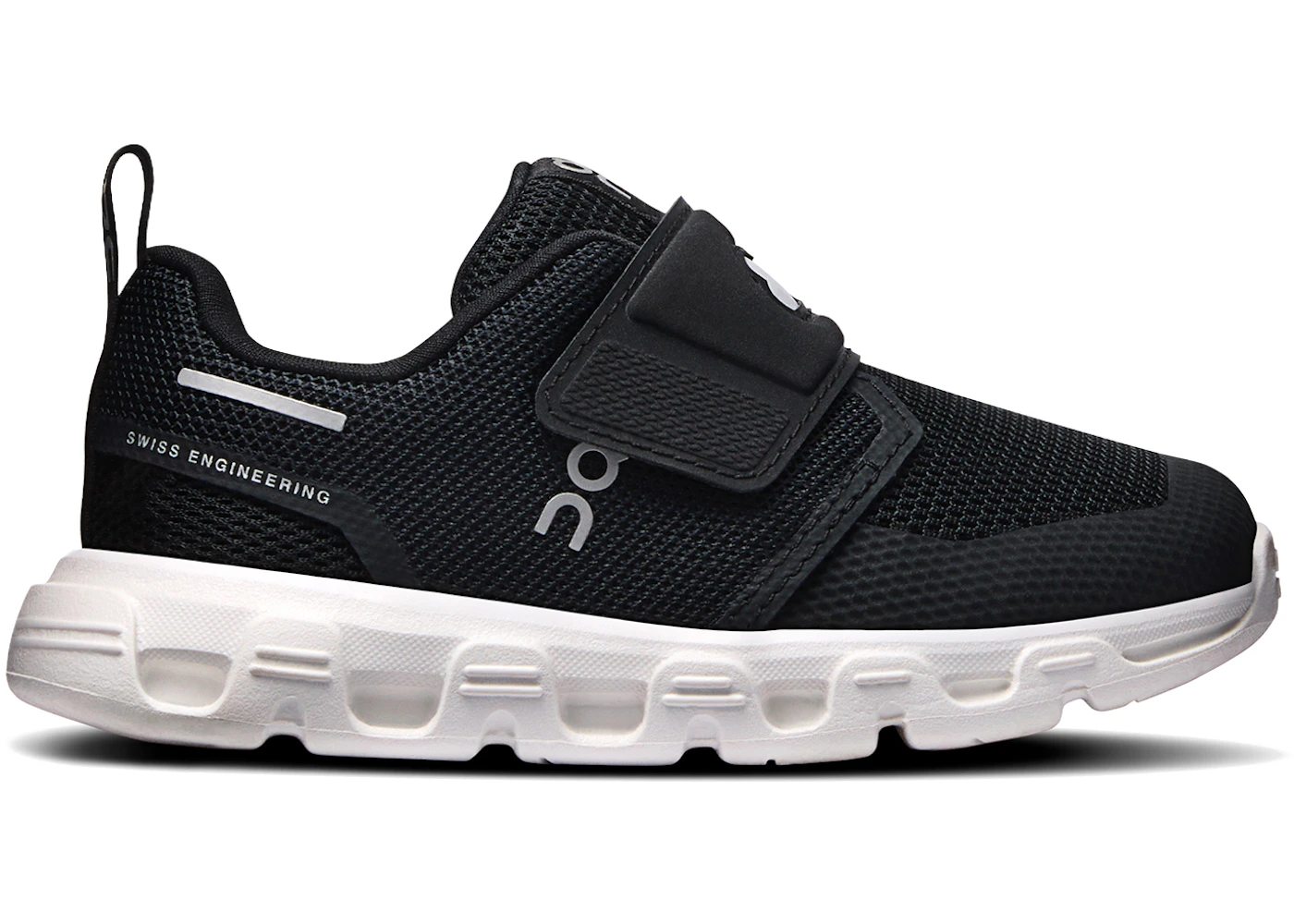 On Running Cloud Dash Black White (TD)