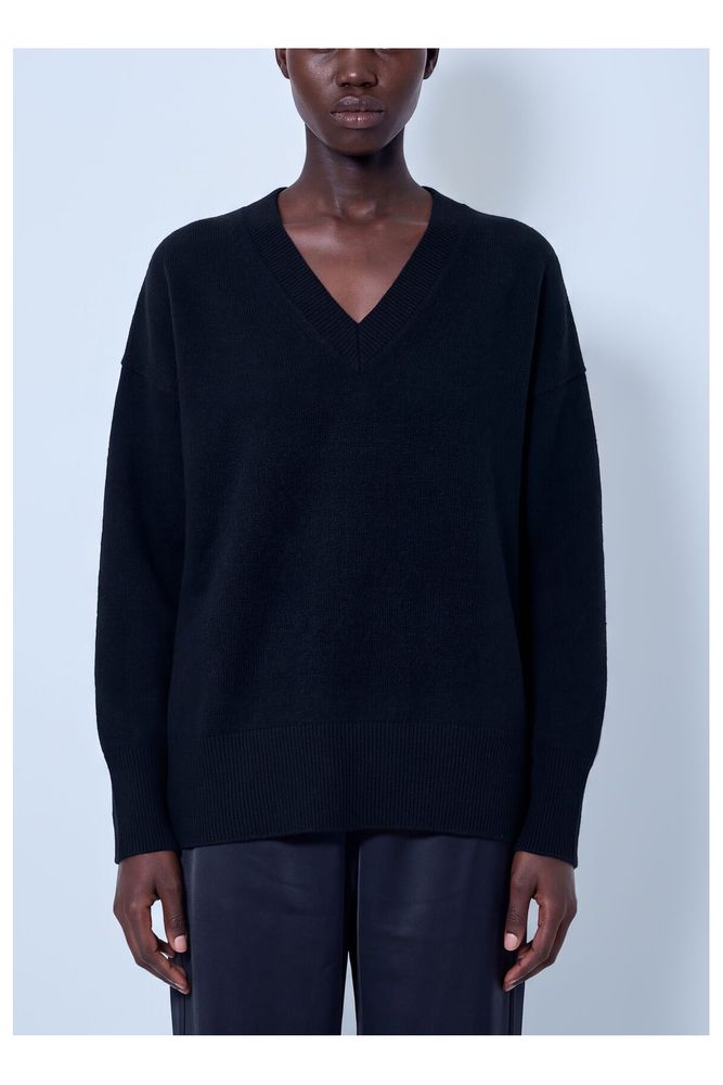 Róhe Classic V-Neck Knitted Sweater