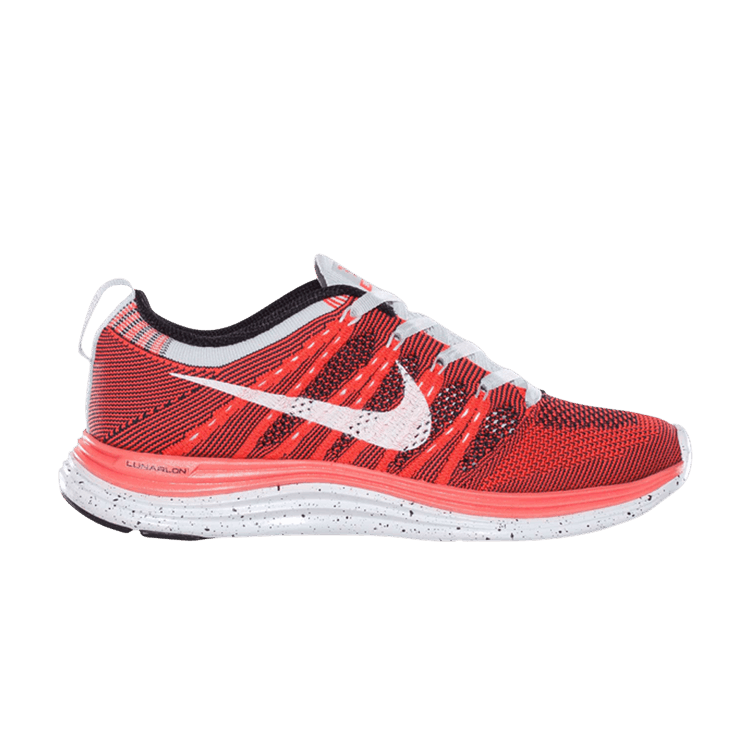 Nike Wmns Flyknit One+ 'Bright Crimson Obsidian'