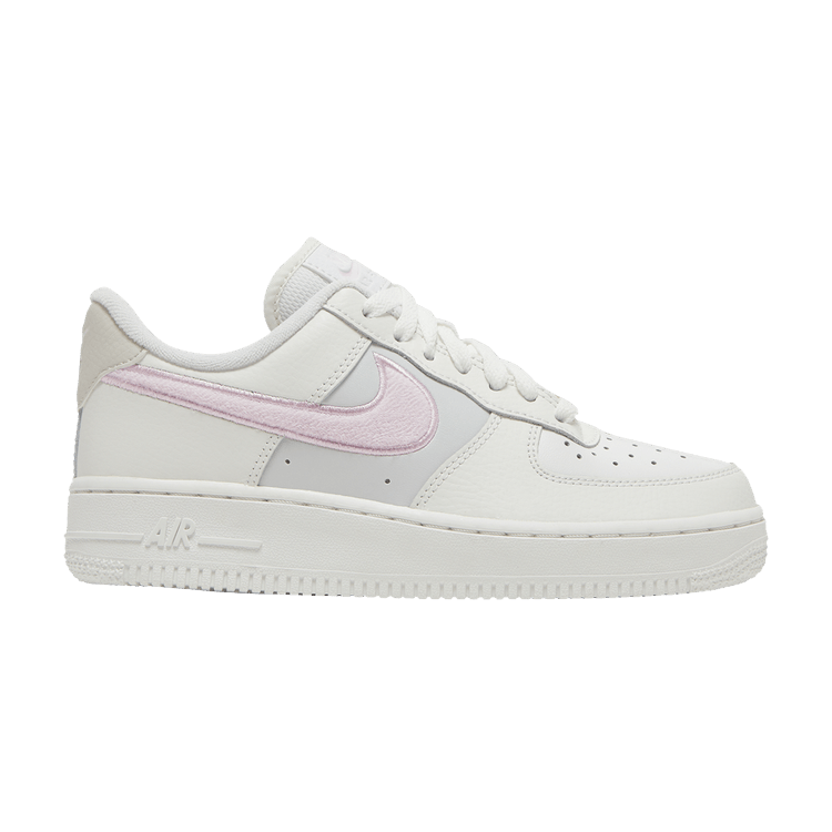 Nike Wmns Air Force 1 '07 'Chenille Swoosh'