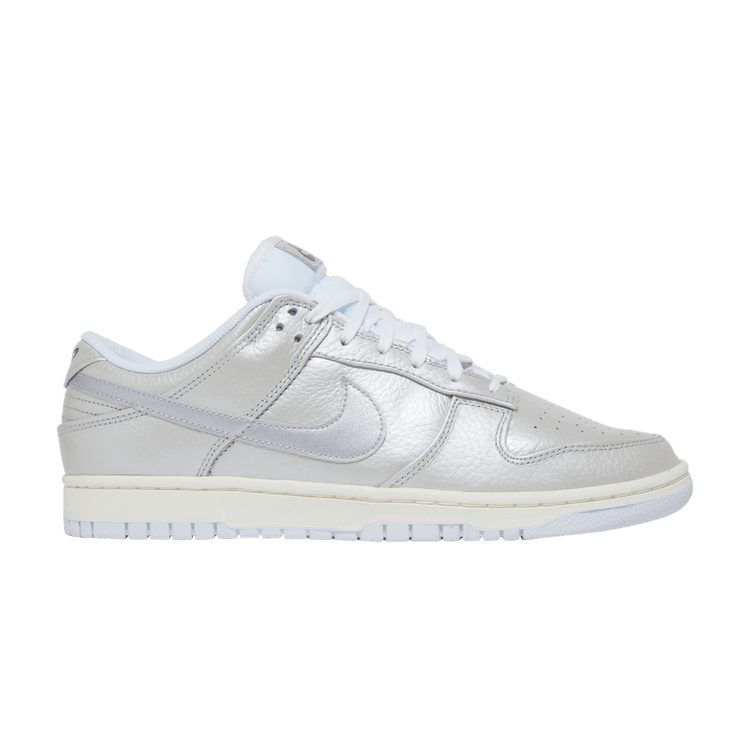 Nike Dunk Low SE 'Metallic Silver'