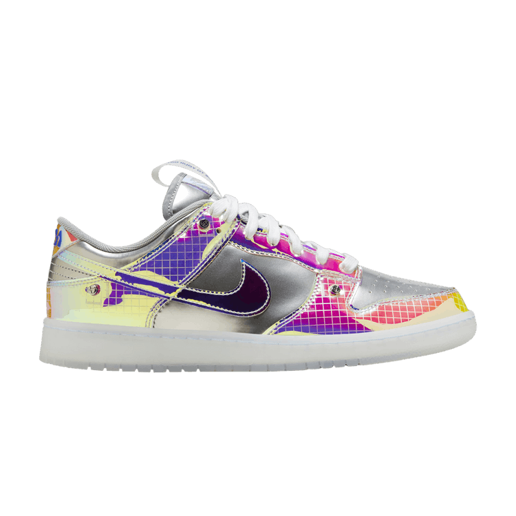 Nike Dunk Low SE 'Be True to Your DNA - Silver'
