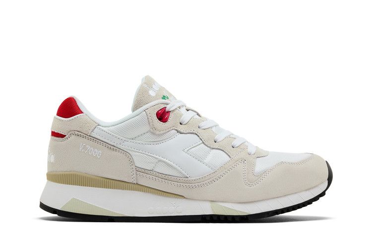 Diadora V7000