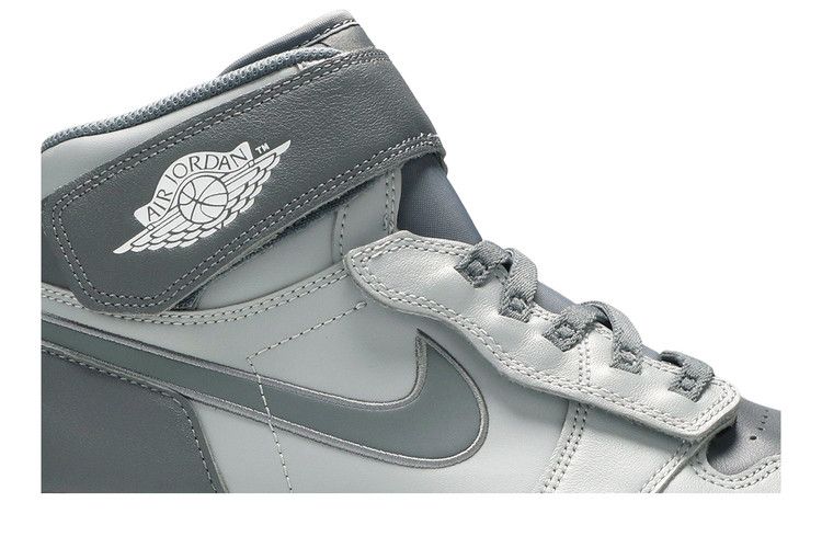 Air Jordan 1 High FlyEase 'Light Smoke Grey'