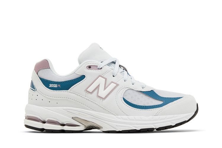 New Balance 2002R Big Kid 'Quartz Grey Ice Wine'