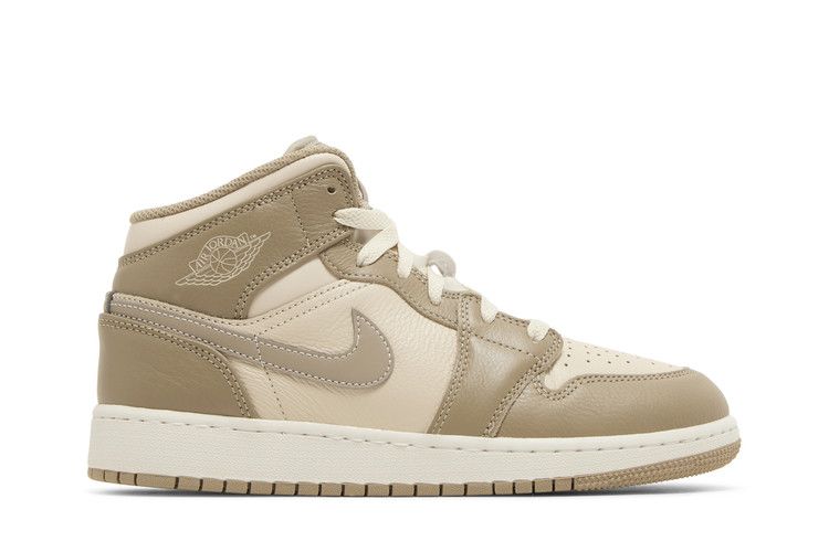 Air Jordan Retro 1 Mid GS 'Legend Light Brown'