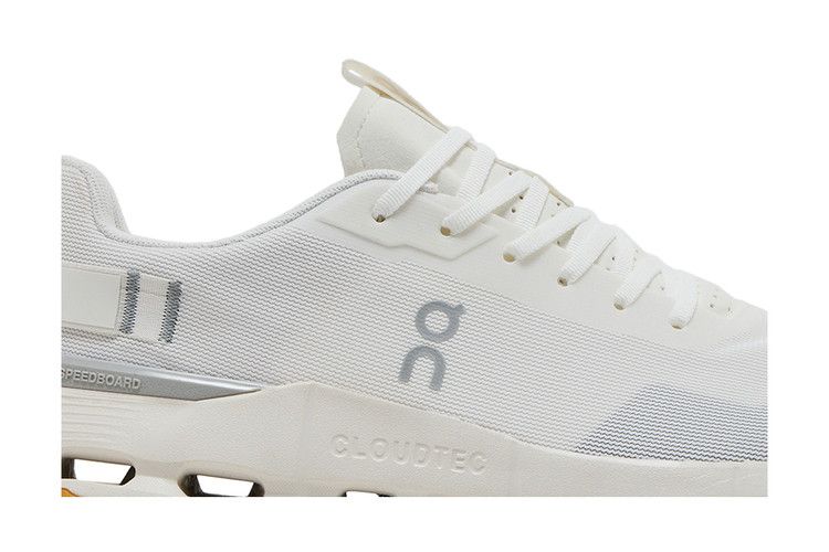 ON Cloudnova Form 2 'White Ivory'