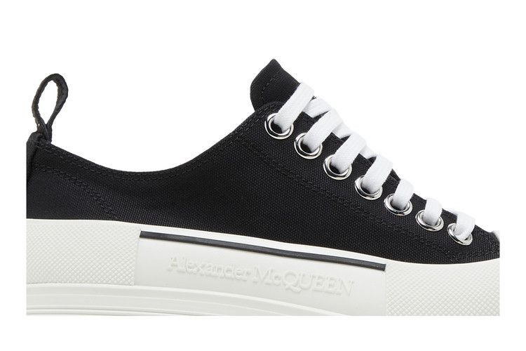 Alexander McQueen Wmns Tread Slick Lace Up 'Black White'