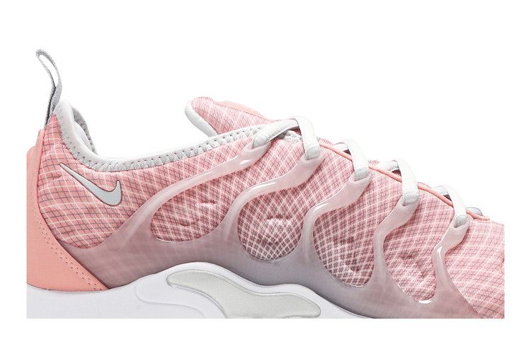 Nike Wmns Air VaporMax Plus 'Bleached Coral'