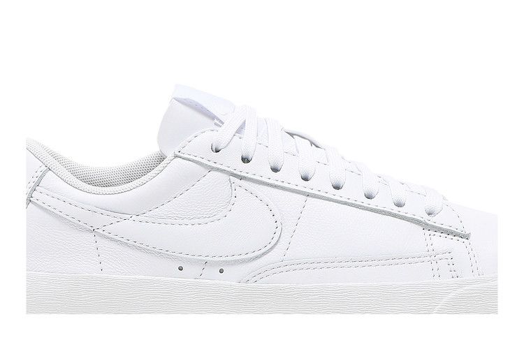 Nike Wmns Blazer Low LE 'Triple White'
