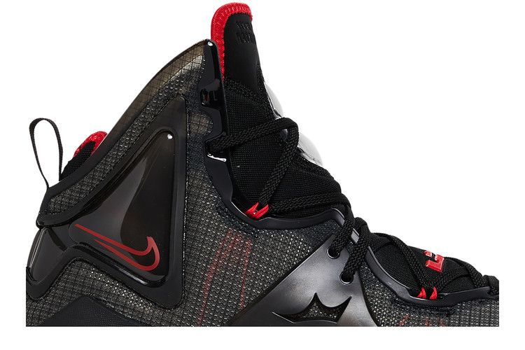Nike LeBron 19 'Bred'