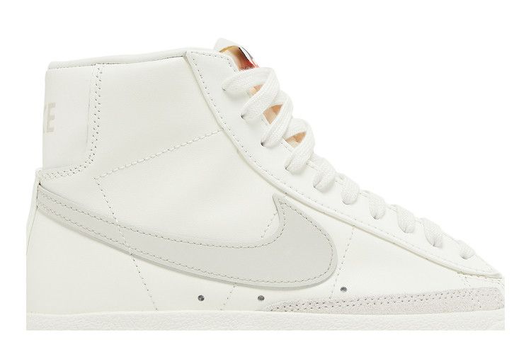 Nike Wmns Blazer Mid '77 Vintage 'Sail Light Bone'