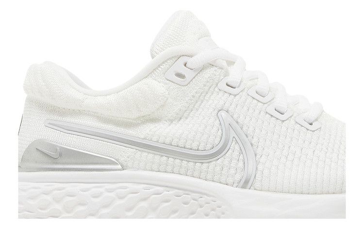 Nike Wmns ZoomX Invincible Run Flyknit 2 'White Metallic Silver'