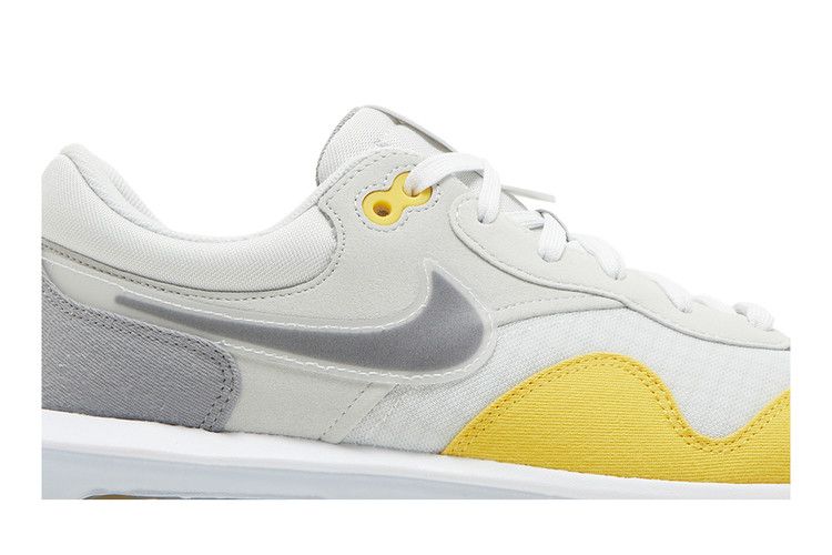 Nike Air Max Motif 'Photon Dust Yellow'