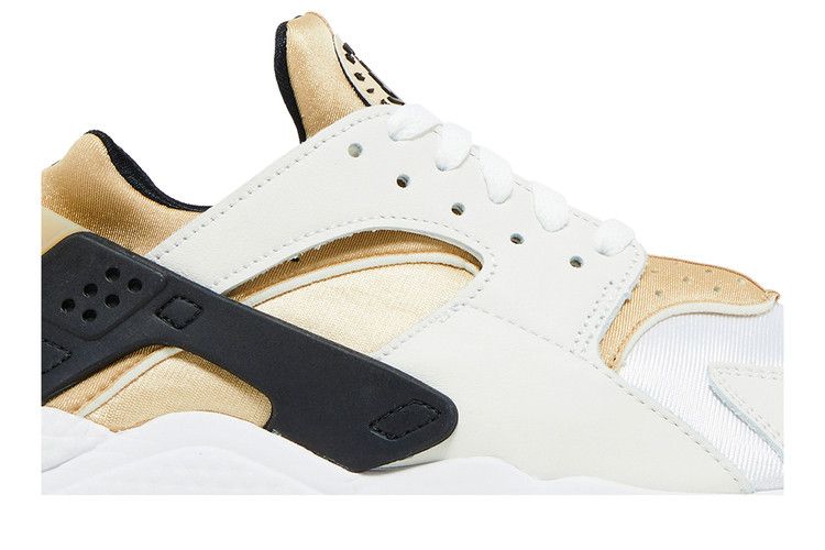 Nike Wmns Air Huarache 'White Sandrift'