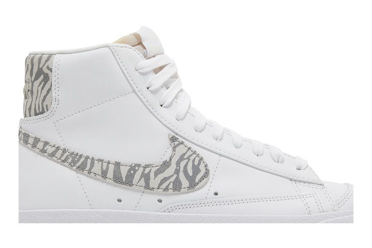 Nike Wmns Blazer Mid '77 SE 'Zebra'