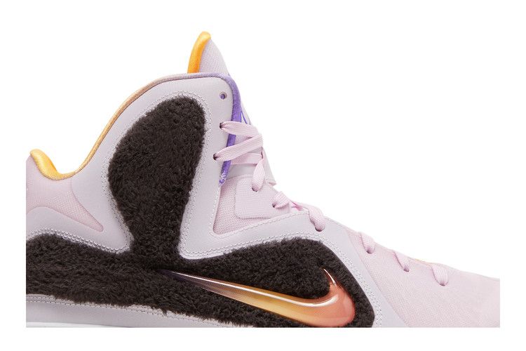 Nike LeBron 9 'Regal Pink'