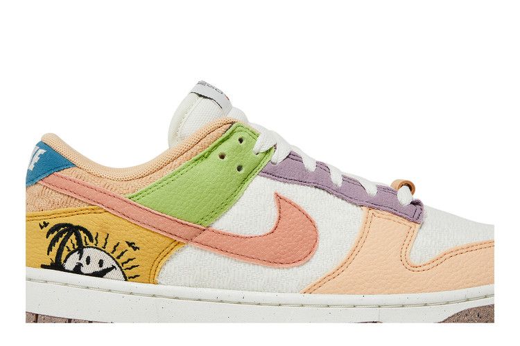 Nike Wmns Dunk Low SE 'Sun Club'