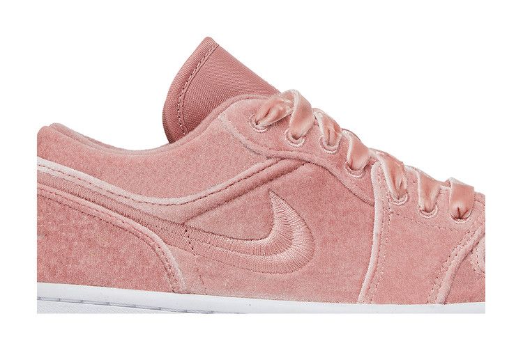 Wmns Air Jordan 1 Low SE 'Pink Velvet'