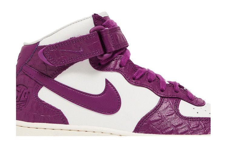 Nike Wmns Air Force 1 '07 Mid 'Tokyo 2003'