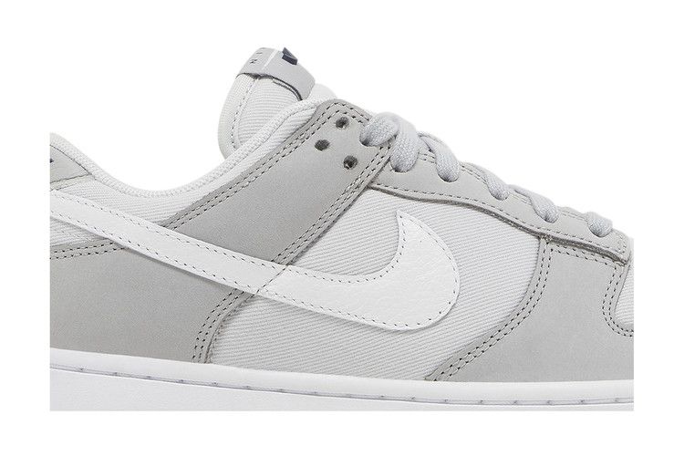 Nike Wmns Dunk Low LX 'Light Smoke Grey'