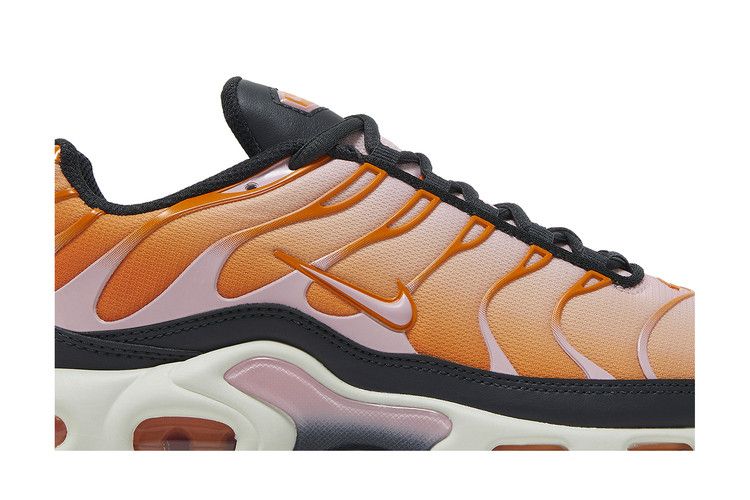 Nike Wmns Air Max Plus 'Magma Orange Soft Pink'