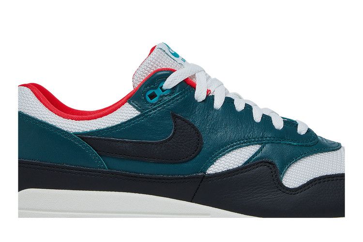 Men's LeBron James x Liverpool F.C. x Nike Air Max 1 'Third Kit'