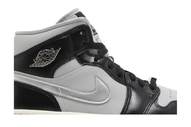 Wmns Air Jordan 1 Mid SE 'Black Chrome'