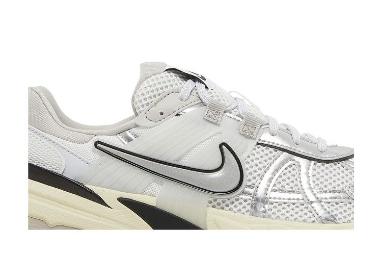 Nike Wmns V2K Run 'Summit White'