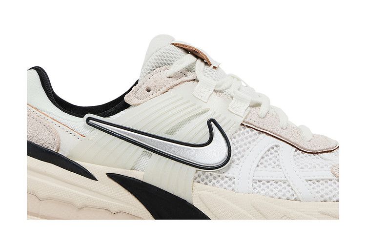 Nike Wmns V2K Run 'White Light Orewood Brown'