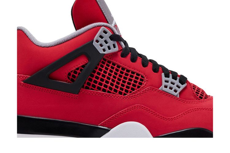 Air Jordan 4 Retro 'Toro Bravo' 2026