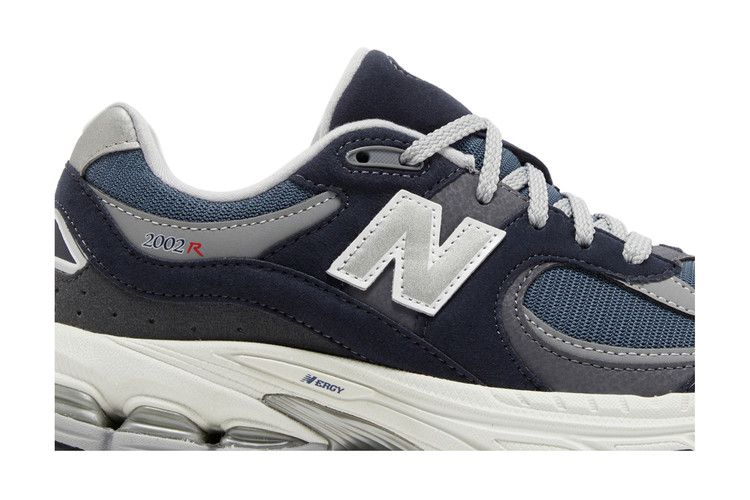 New Balance 2002R Big Kid 'Eclipse Silver Metallic'