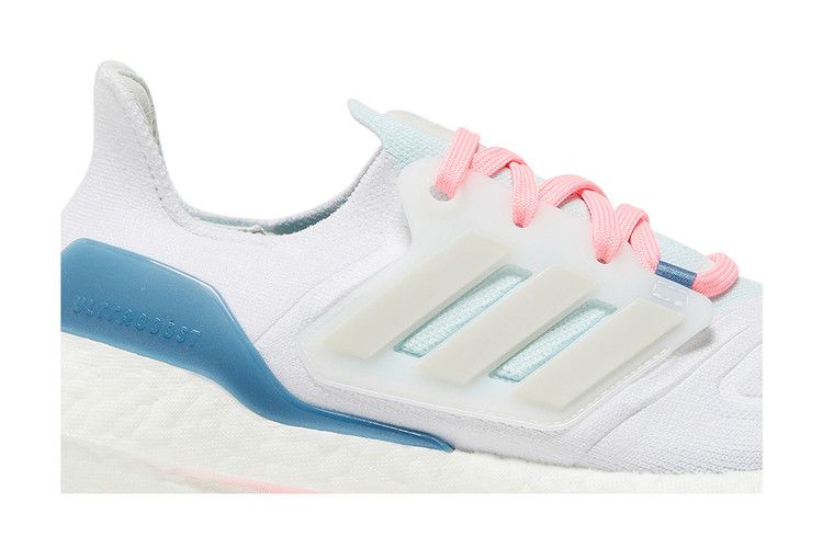 adidas Wmns UltraBoost 22 'White Almost Blue'