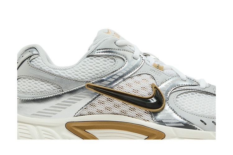 Nike V5 RNR 'Parachute Beige Metallic Pewter'