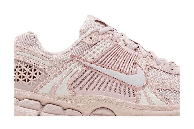 Nike Wmns Zoom Vomero 5 'Silt Red/Red Stardust/Vast Grey'