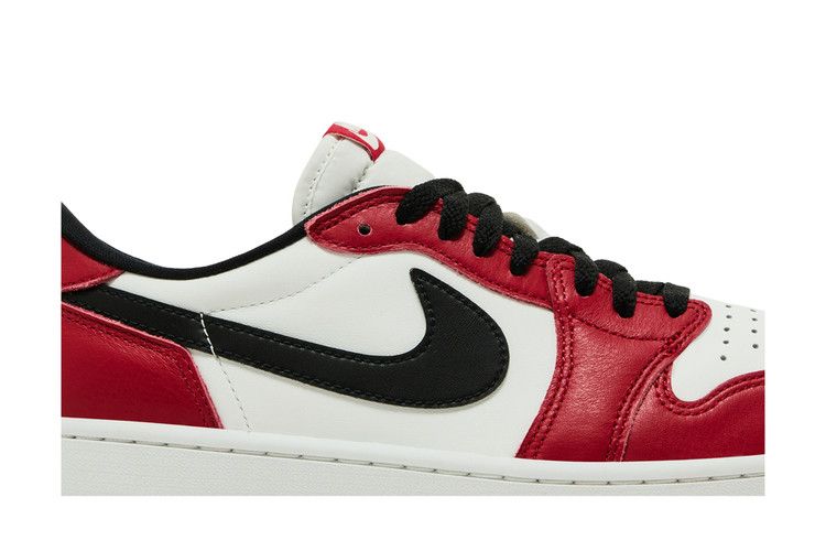 Air Jordan 1 Retro Low OG 'Chicago' 2025