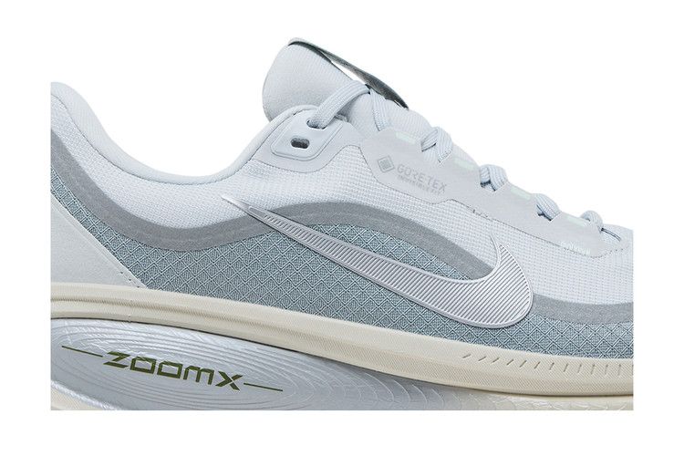 Nike Vomero 18 GORE-TEX Reflective 'Pure Platinum Metallic Silver'