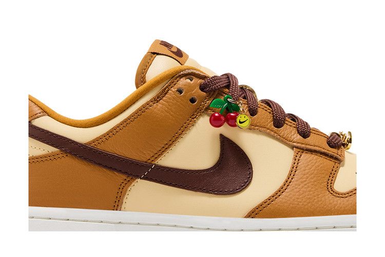Nike Wmns Dunk Low SE 'Desert Ochre Fauna Brown'