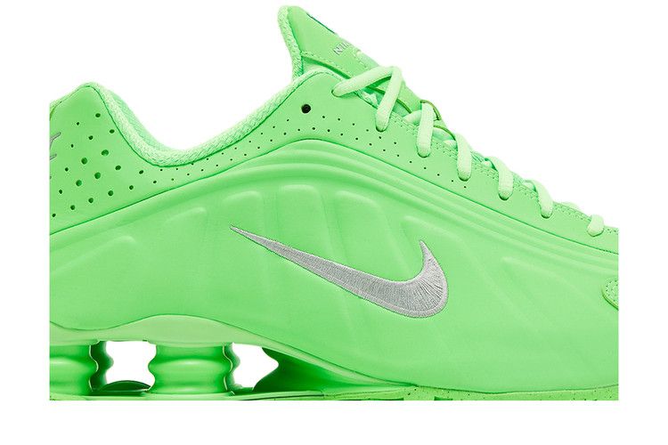 Nike Wmns Shox R4 'Green Strike'