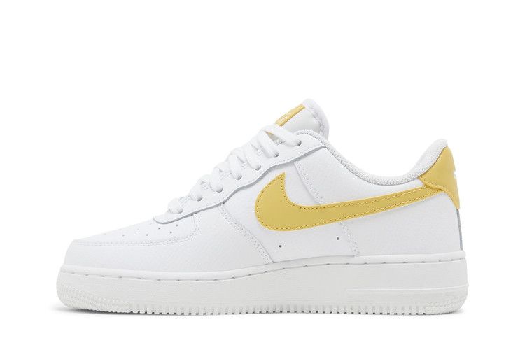 Nike Wmns Air Force 1 '07 'Saturn Gold'