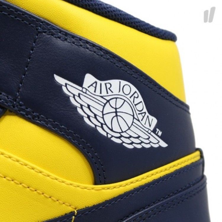 Air Jordan 1 Mid 'Michigan'