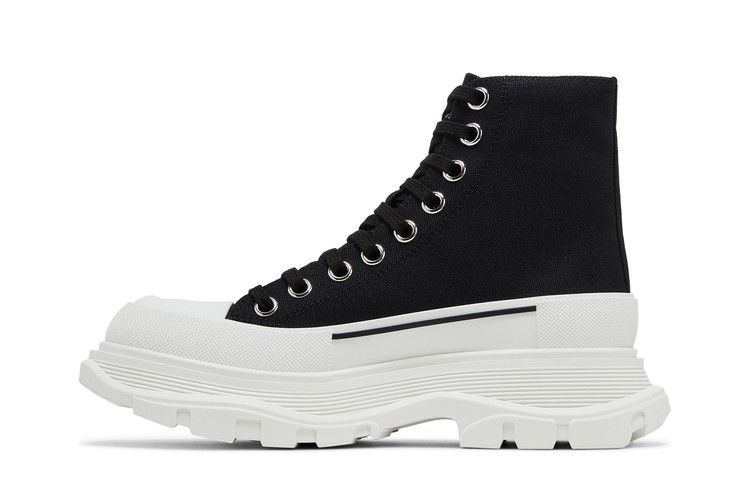 Alexander McQueen Wmns Tread Slick Boots 'Black White'