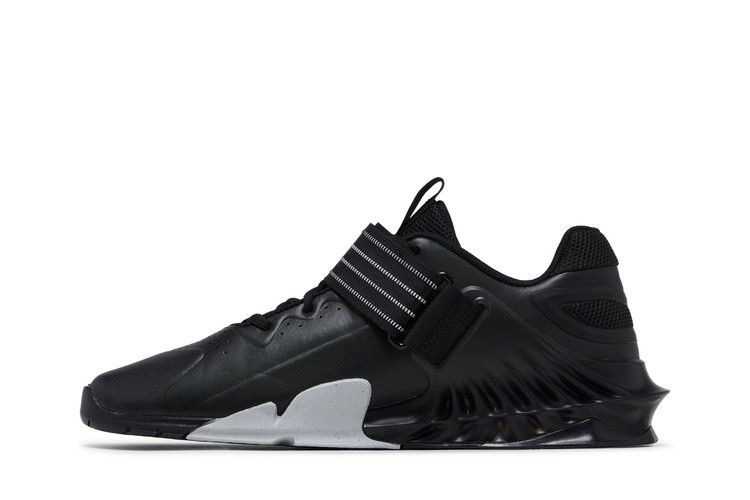 Nike Savaleos 'Black White' Sample