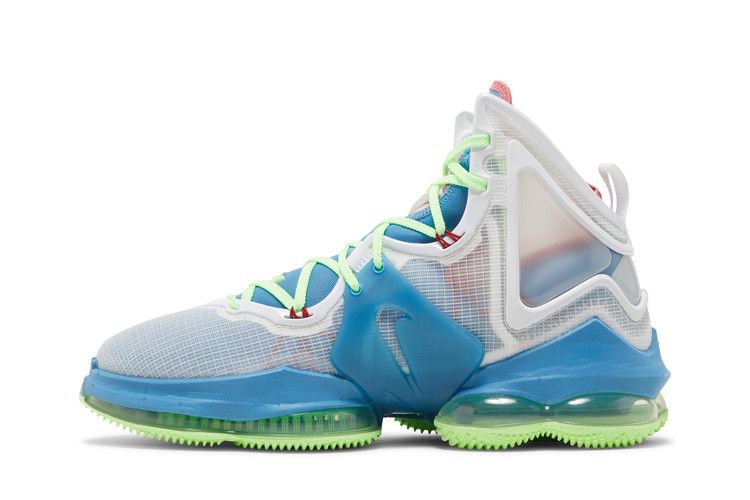 Nike LeBron 19 'Tropical'