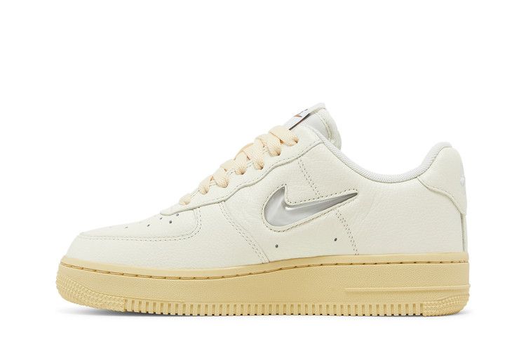 Nike Wmns Air Force 1 '07 LX 'Coconut Milk'
