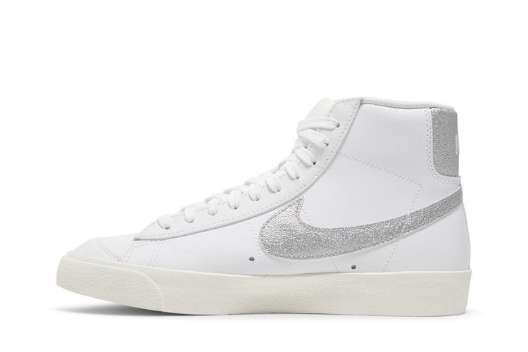 Nike Wmns Blazer Mid '77 Essential 'White Metallic Silver'