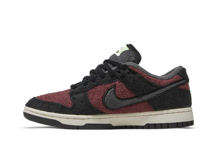 Nike Wmns Dunk Low SE 'Fleece - Burgundy Crush'