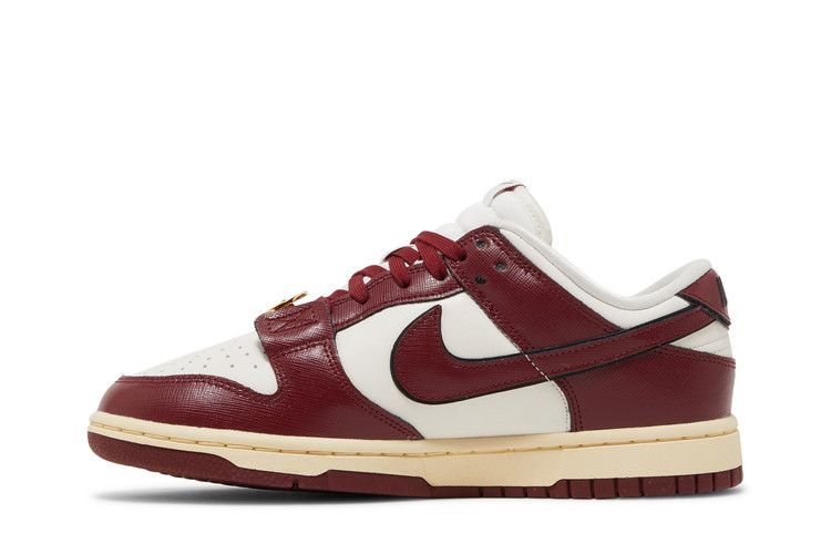 Nike Wmns Dunk Low SE 'Sisterhood - Team Red'