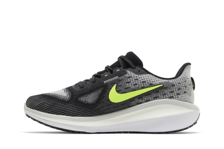 Nike Vomero 17 'Black Volt'