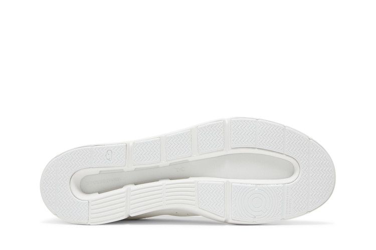 ON The Roger Advantage 'All White'